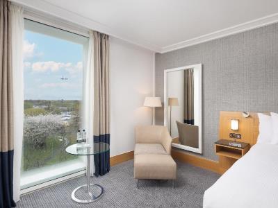 Hilton London Gatwick Airport 4*